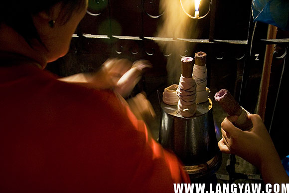 A wisp of vapor coming out from the traditional puto bumbong steamer