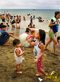 Beach revelers during Easter Sunday in Talisay City, Cebu