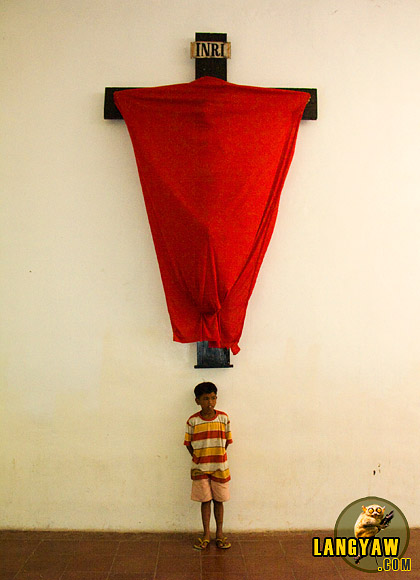 An image of the crucified Christ marks the solemnity of the Semana Santa in Talisay City