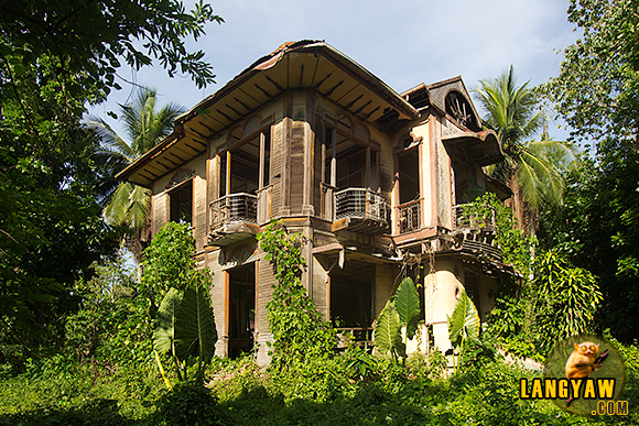 Ruins of an old mansion in Barili, Cebu