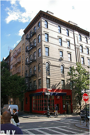 Friends Apartment, New York http://farm3.staticflickr.com/2125/1859741914_cf4f0c1c71_z.jpg 