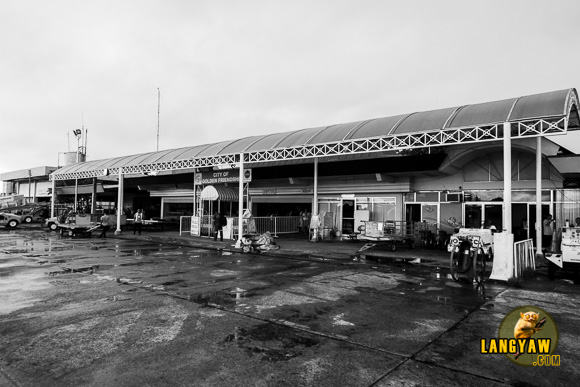 Departure and arrival terminals of the old airport