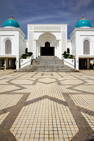 The beautiful geometric patterns around the Albukhary Mosque grounds