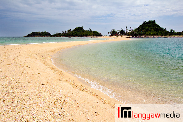 The sandbar is a tongue of land jutting out from Bantigue Island
