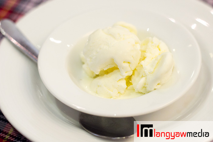 Vanilla ice cream infused with Sampaguita (jasmine)
