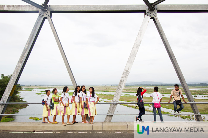 School children called out my attention. I happily obliged to photograph them