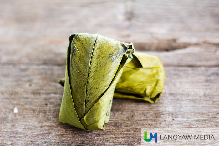 While traditional rice cakes are wrapped in blanched banana leaves, the binamban uses a dicot plant,