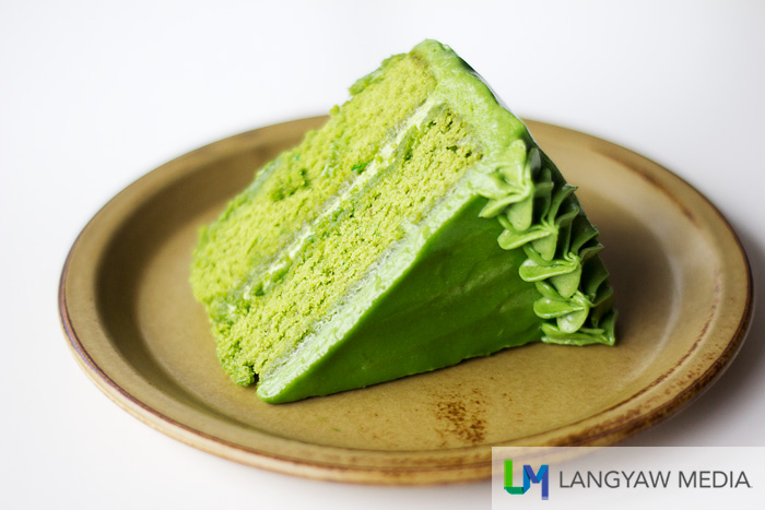 Heavy matcha pound cake