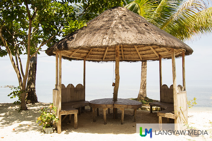 A simple hut at the private beach near Calugusan Beach