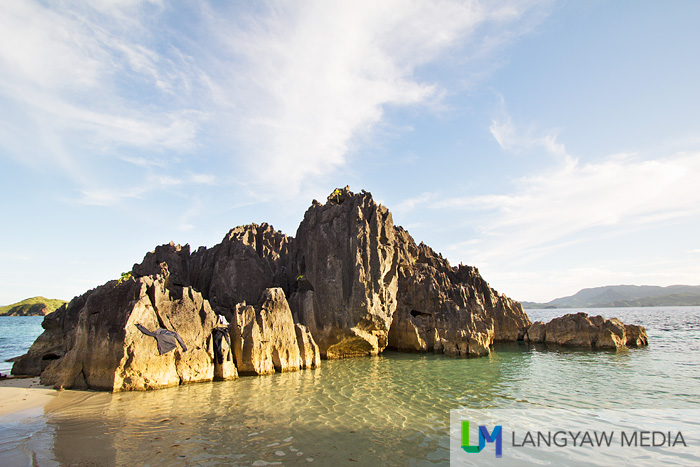 Beautiful afternoon light falling on the rocks