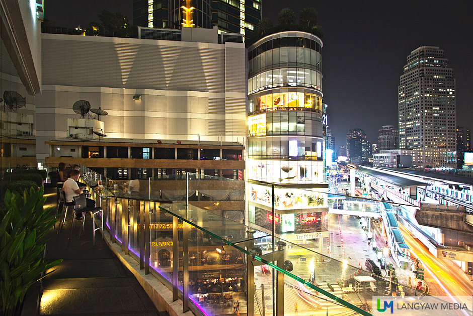 City view showing the terrace of Zest Bar