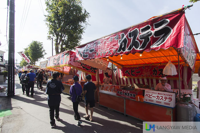 A riverside fair in Takayama at the fringes of the autumn festival 