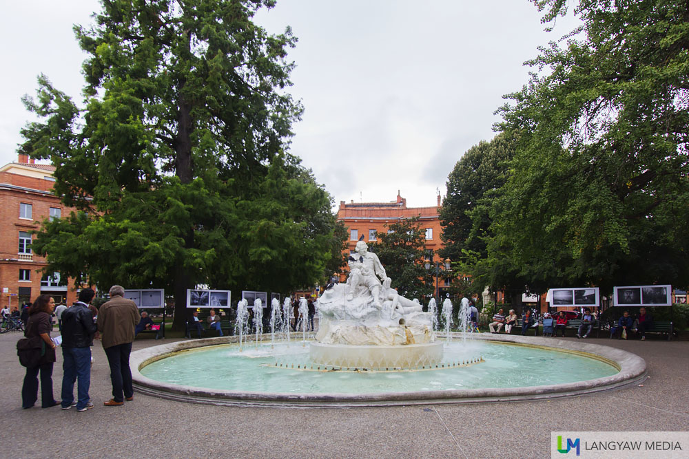 Fountain at Place Wilson with a sculpture of Pierre Goudelin (Goudouli, 1580-1649) | by Renaud Camus. Exploring Toulouse