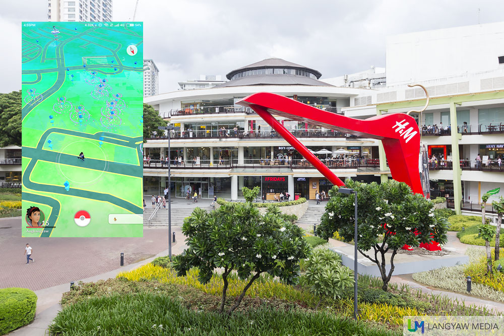 The Terraces of Ayala Center Cebu Mall. Inset: Screenshot of vicinity showing the locations of the Pokestops (with lures) as seen from near Daimler-Benz building