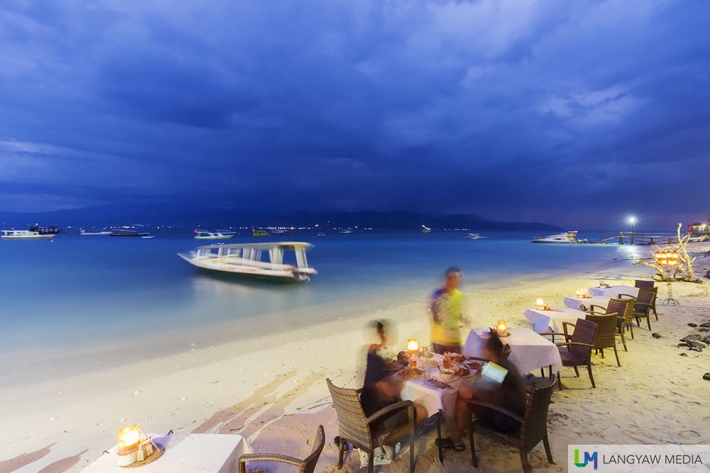 Dusk at the beachfront of Gili Trawangan where we had dinner at Scallywags Restaurant