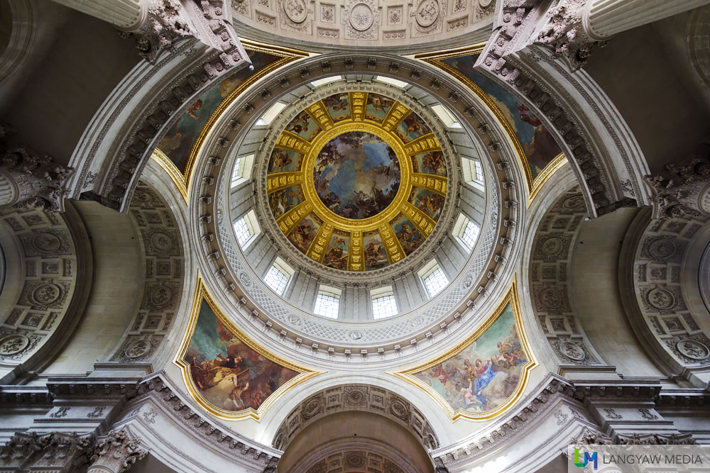 The marvelous underside of the dome with its rich paintings by Charles de la Fosse done in 1705
